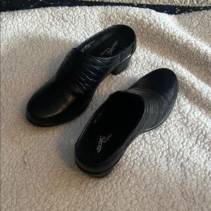 Easy  Street comfort wave Black Leather Slip-On Shoes